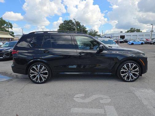 2026 BMW X7 M60i