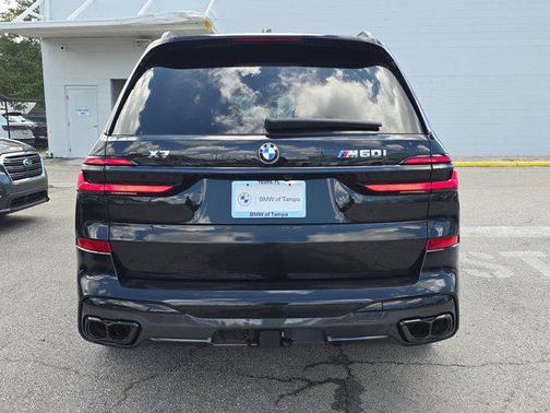 2026 BMW X7 M60i