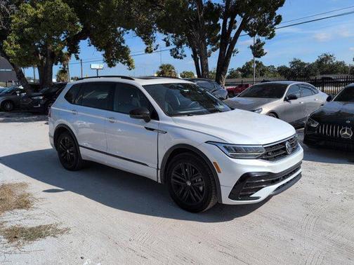 2022 Volkswagen Tiguan 2.0T SE R-Line Black