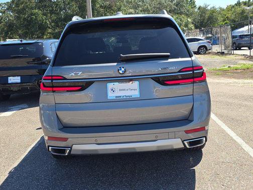 2025 BMW X7 xDrive40i
