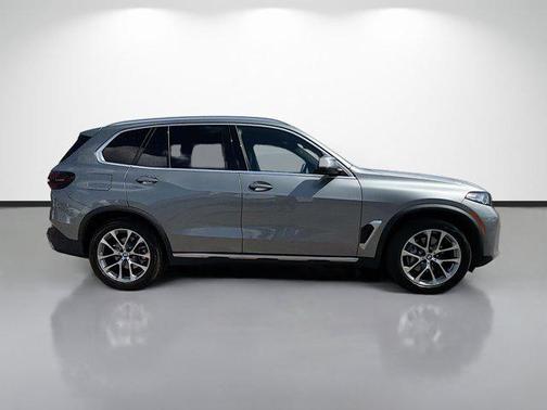 Gray Metallic 2026 BMW X5 sDrive40i