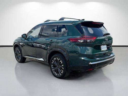 Obsidian Green 2026 Nissan Rogue Platinum