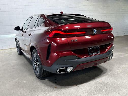 Red Metallic 2025 BMW X6 xDrive40i