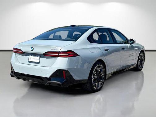 Brooklyn Grey Metallic 2027 BMW 530 i