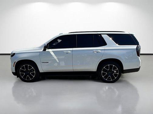 Iridescent Pearl Tricoat 2025 Chevrolet Tahoe 4WD RST