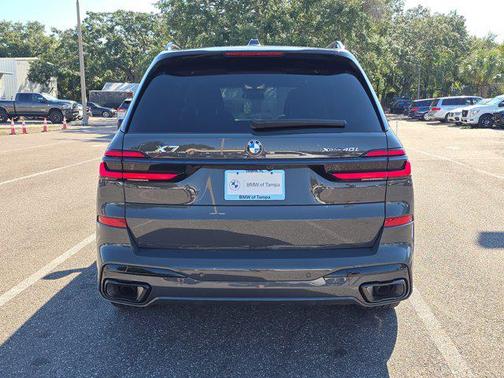2025 BMW X7 xDrive40i