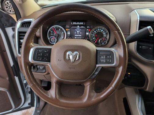 2022 RAM 2500 Laramie Crew Cab 4x4 6'4' Box