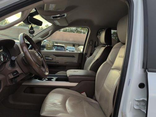 2022 RAM 2500 Laramie Crew Cab 4x4 6'4' Box