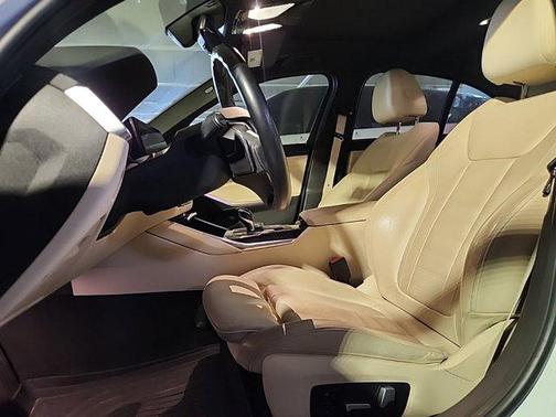 2021 BMW 330 330i Sedan