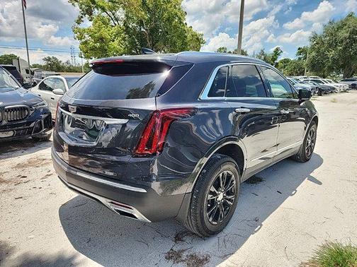 2022 Cadillac XT5 Premium Luxury