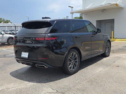 2024 Land Rover Range Rover Sport SE