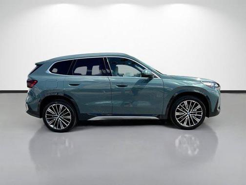 Cape York Green Metallic 2026 BMW X1 xDrive28i