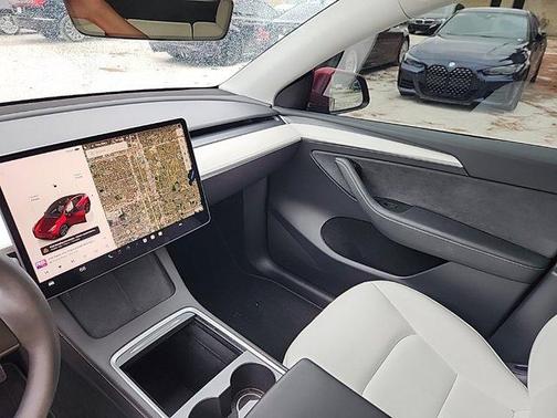 2024 Tesla Model Y Long Range Dual Motor All-Wheel Drive