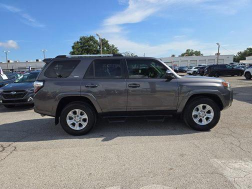 2022 Toyota 4Runner SR5
