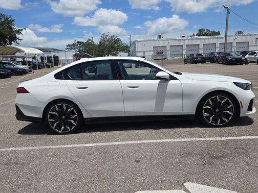 2026 BMW 530 i xDrive