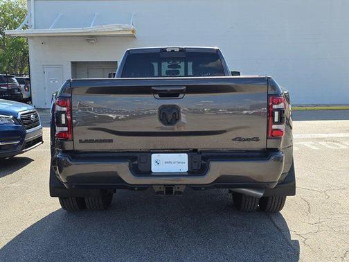 2024 RAM 3500 Laramie Crew Cab 4x4 8' Box