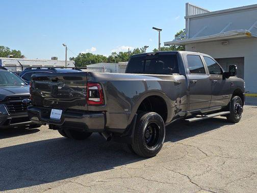 2024 RAM 3500 Laramie Crew Cab 4x4 8' Box