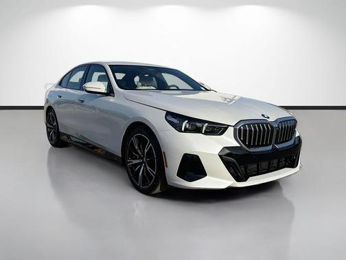 Mineral White Metallic 2027 BMW 530 i