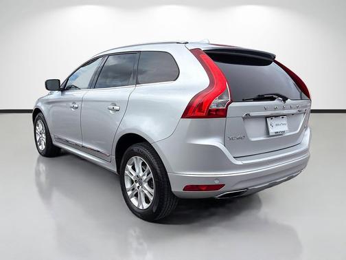 Bright Silver Metallic 2016 Volvo XC60 T5 Drive-E Premier