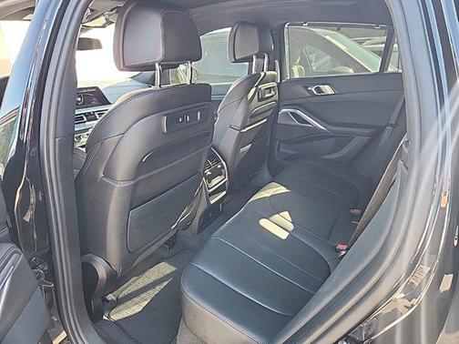 2022 BMW X6 xDrive40i