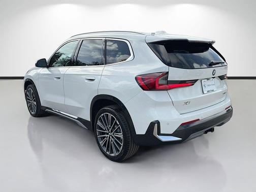 Alpine White 2026 BMW X1 xDrive28i