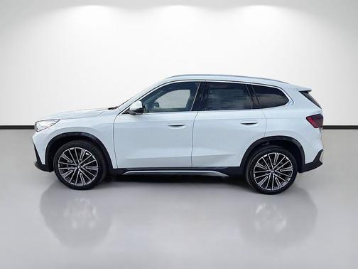 Alpine White 2026 BMW X1 xDrive28i