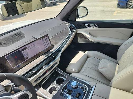 Alpine White 2025 BMW X7 M60i