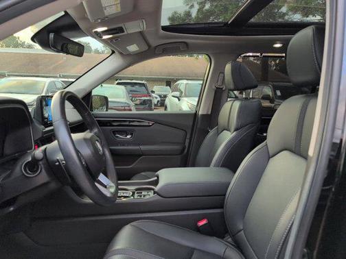 2025 Honda Pilot Touring 8-Passenger
