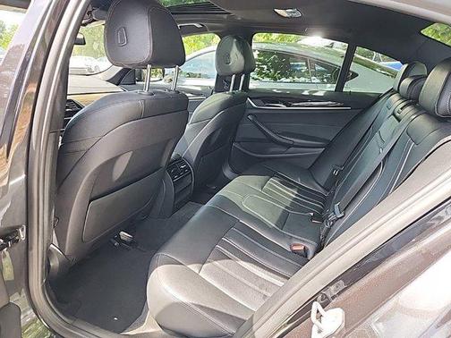 Black 2018 BMW 540 540i