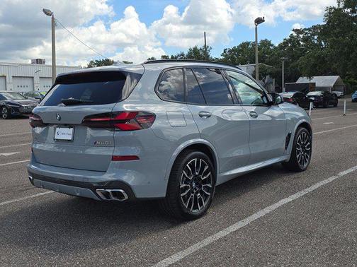 2025 BMW X5 M60i