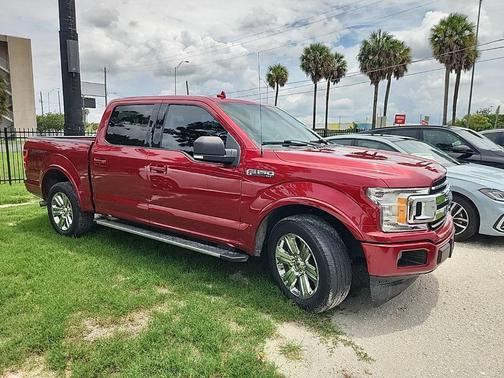 RUBY RED METALLIC TINTED CC 2018 Ford F-150 XLT