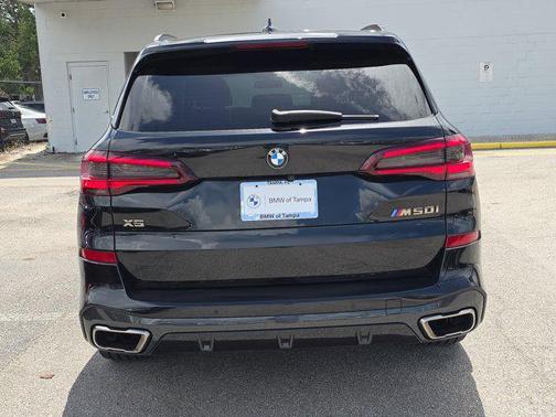 2022 BMW X5 M50i