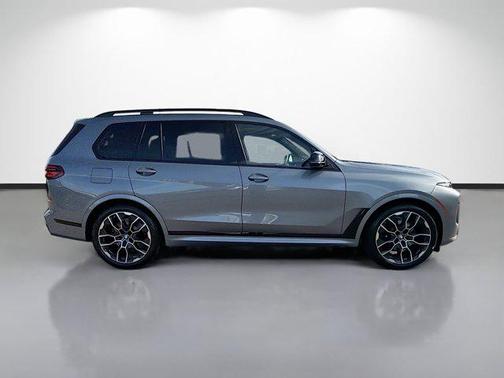 2026 BMW X7 M60i