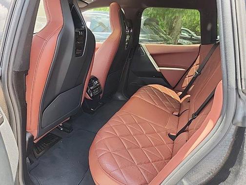 Mineral White Metallic 2023 BMW iX M60