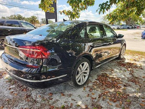 2019 Volkswagen Passat 2.0T Wolfsburg Edition