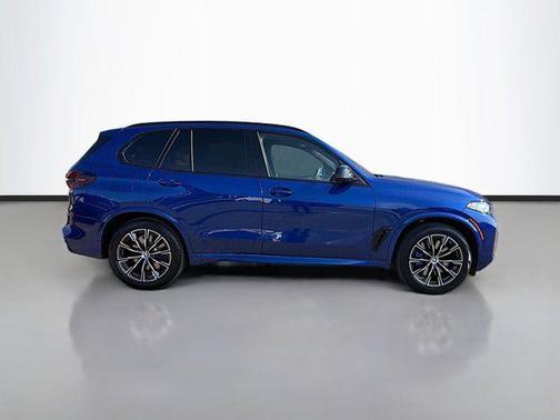 2025 BMW X5 M60i