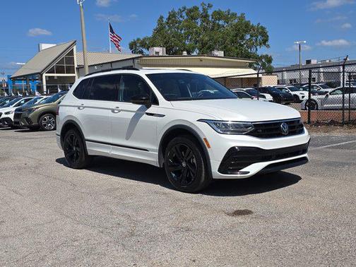 2023 Volkswagen Tiguan 2.0T SE R-Line Black