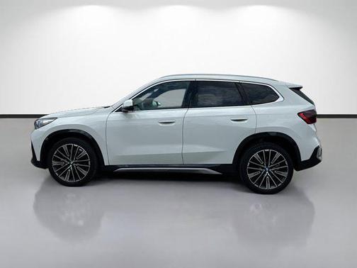 Alpine White 2025 BMW X1 xDrive28i