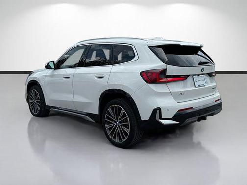 Alpine White 2025 BMW X1 xDrive28i