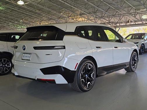 2025 BMW iX xDrive50