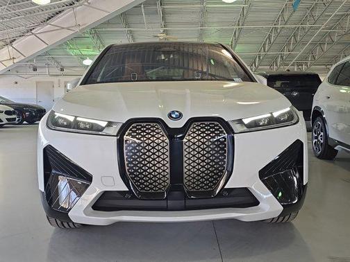 2025 BMW iX xDrive50
