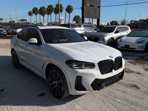 2023 BMW X4 xDrive30i