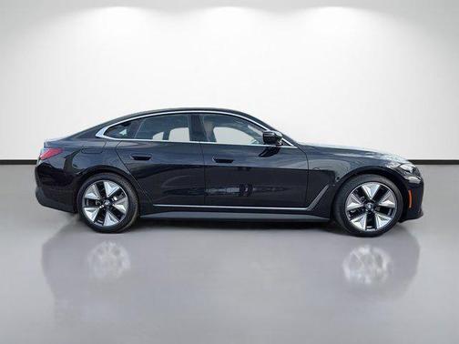 Black Sapphire Metallic 2026 BMW i4 Gran Coupe eDrive40
