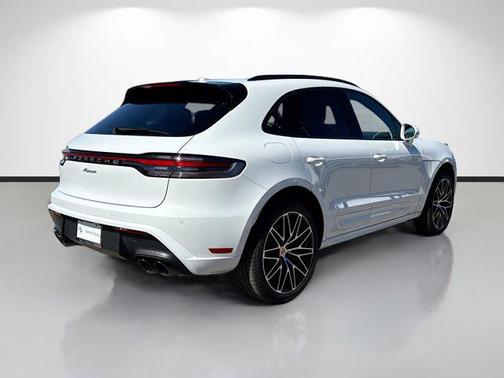 2025 Porsche Macan AWD
