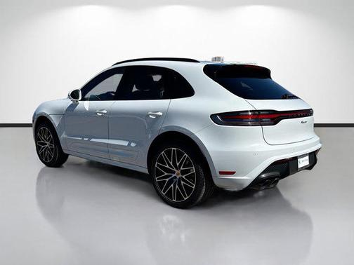 2025 Porsche Macan AWD
