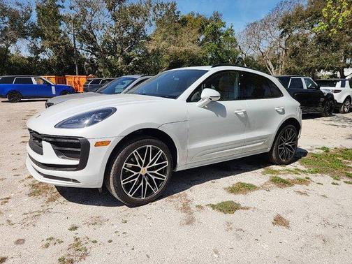 2025 Porsche Macan AWD