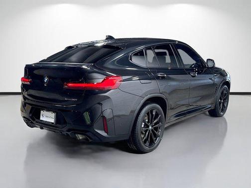 2023 BMW X4 xDrive30i