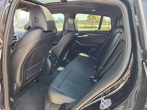 2023 BMW X4 xDrive30i