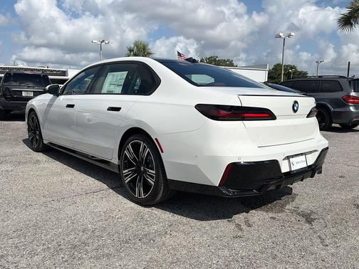 Alpine White 2026 BMW 740 740i