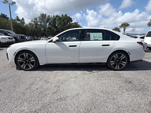 Alpine White 2026 BMW 740 740i